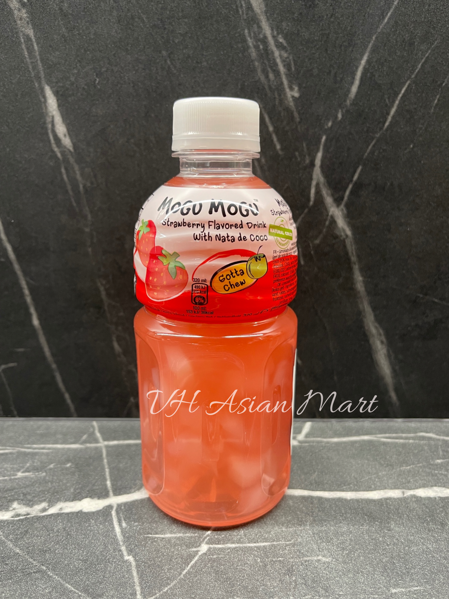 Mogu Mogu Strawberry Drink with Nata de Coco 320 ml